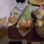 cafe nekoji - ピーチミルフィーユクレープとすみっコ達。