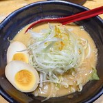 萬馬軒 新宿南口店 - つけ汁（スープ）というか、見た目「味噌らーめん」まんまですね！（笑）