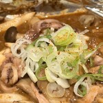 吟醸マグロ - イカときのこのゴロ焼