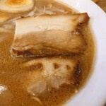 森本拉麺堂 倉敷店 - 極厚チャーシュー。側面撮ればよかった…