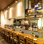 酒とアテ 居酒屋晴れる屋 - カウンター席