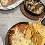 ITALIAN BAR BASIL - ナチョスとアヒージョ、写真選んでて思ったけど全部美味かった。