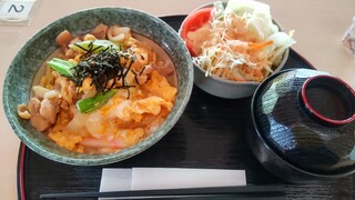 Himawari - Oyakodon @ JPY 550 – Comes with salad and miso soup