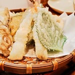 居食屋 侍々 - 天ぷら盛り合わせ①