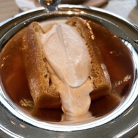 ベージュ アラン・デュカス 東京 - 