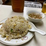 萬里 - ★炒飯
      俺的炒飯ランキング5本指に入る上位！
      「あ〜コレコレ♡」って、頷いちゃう味♪
      極ウマ♡
      あ！余談だけど...ココで烏龍茶頼むと2リッターペットで出てくるꉂ(ˊᗜˋ*)wしかも濃い！
      