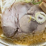 ラーメン もっけだの - 『赤唐味噌中華ニンニク(食べるラー油つき)』のチャーシュー