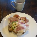 メツゲライクスダ - 朝ご飯に
      