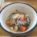 こめらく 海鮮茶漬けとおむすびと。 - 出汁茶漬けで