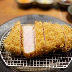 とんかつ ここまでやるか。 - 神戸ポーク　特上ロース2800円
