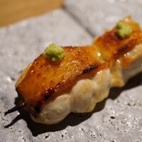 黒さつま鶏 煉火 - サクッとジューシーな食感に引き出される旨味、その旨さに溺れそうなところに、、山葵が輪郭を与える。