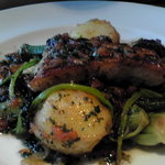 メゾン・ド・ハマ - ヒゲダラのムニエル、トマトとケッパーソース　アップで