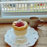 Shuna - 料理写真:桃のミニパフェ・コーヒー　1700円・・・