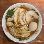 麺や而今 - 生一本黒豆・1150円＋ミックスチャーシュー＋400円・半熟味付け煮卵＋150円