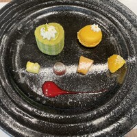 ポム・ダダン - 