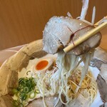 泡系しおとんこつラーメン べらしお - 