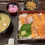 オアシスサウナ アスティル - サーモン重セット