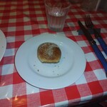 OSTERIA NAKANO - 芥子の実パン　先ほどのパスタの残りソースを゙拭って食べました