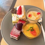 ブッフェアンドカフェ スロープサイドダイナー ザクロ - 