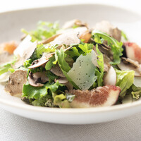 フレッシュトリュフと六甲シャンピニオン・イチジクのサラダ