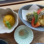 里芋と蜂蜜 - カボチャサラダとコーンのかき揚げ