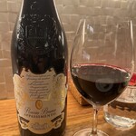 麹町ビストロ 階段の途中 - イタリアのプーリアと言ったら、黒いワインのネグロアマーロですが、こちらはメルローとのブレンド。グラタンに合わせた頂きました。控えめでまろやかで飲みやすかった。