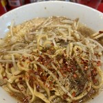 ラーメン二郎 - 辛味で味変