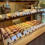 ブーランジェリー イマムラ - 商品棚