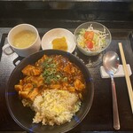 龍苑 - 麻婆豆腐チャーハン丼セット900円