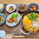 韓流居酒屋 わが家 - ランチ(牛骨ラーメンセット)