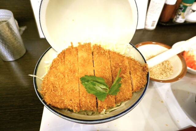【カツ】ご購入はお控えください。 厚切りとじないカツ丼 六かつ - 相模原/かつ丼 | 食べログ