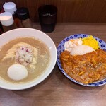 ヌードル＆スパイスカレー 今日の1番 - 朝限定セット ¥1,000-(税込) 