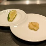 北海道焼肉 北うし - 薬味(かぼす、山わさび醤油漬け)