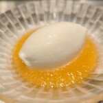 北海道焼肉 北うし - 夕張メロンのピューレとココナッツのジェラート