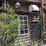 炭焼き ミンナミ食堂 - テイクアウト用の小窓♡