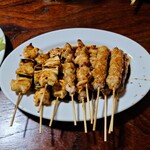 はち八 - とりねぎ、せせり、つくね