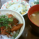 すき家 - 豚トロ角煮丼
