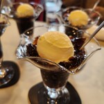 喫茶室ルノアール - コーヒーゼリーのうえにアイスクリーム