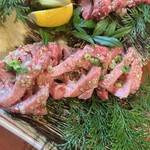 地鶏の里 永楽荘 - 牛タン