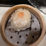 南国酒家 原宿本店 - 大きなシューマイ