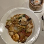 南国酒家 - 焼きそば、提供持の姿