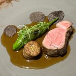 ラ・ヴァガボンド - フランス産バロネ(ブランド仔羊)　ロースト　ミンチソーセージ　鷹の爪とうがらし　クミン　ハーブ　黒トリュフ