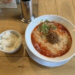 すする 担々麺 - 来ました！