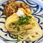 おうどん 瀬戸晴れ - 醤油うどん　肉トッピング