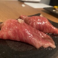 焼肉 矢澤 東京 - サーロインの肉寿司