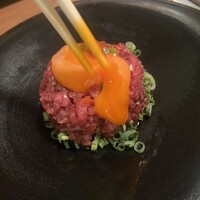 焼肉 矢澤 東京 - 正真正銘のユッケ