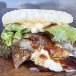 Lea’s Rice Burgers. - 当店イチオシ！佐賀牛赤身ライスバーガー