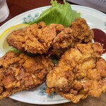 天竺 - 唐揚げ　大きく平たいのが4.5個。なかなかのボリューム感。