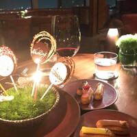 ザ タヴァン グリル＆ラウンジ - 