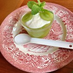 糀カフェ 2539 - 白ワインとぶどうのゼリー 660円（税込）